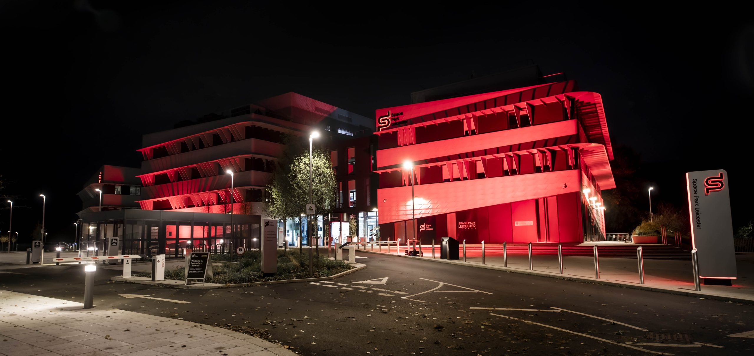 space-park-leicester-illuminated-for-remembrance-space-park-leicester